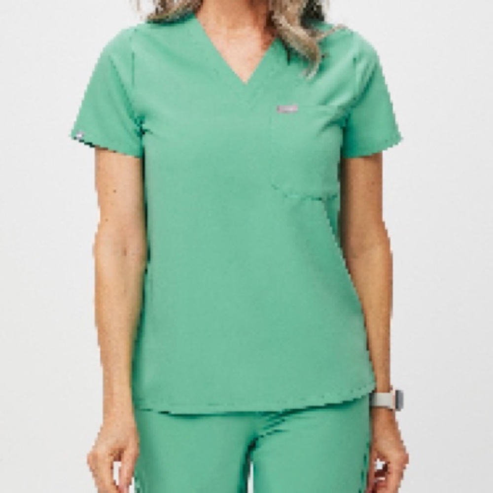 Figs Women’s Surgical Green Catarina One-Pocket Scrub Top